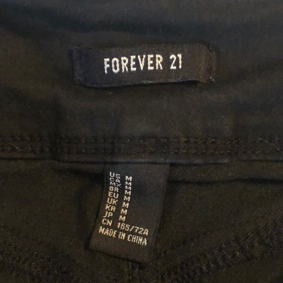 Forever 21 black jean shorts - Picture 3 of 3